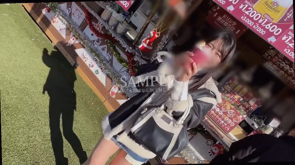 シーン2：ホテル到着後のお尻チラ見せ 2