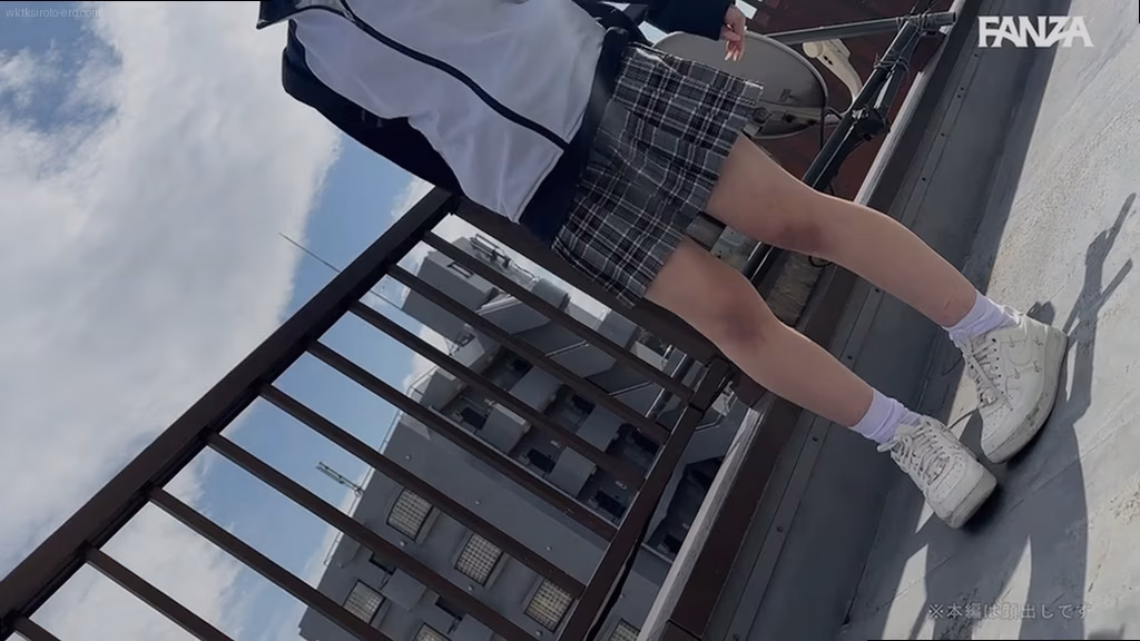 オープニング：青空の下の甘い罠 0