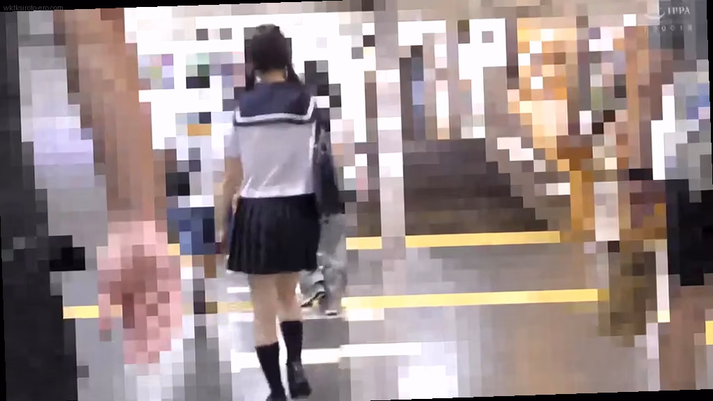 シーン3：激しい手マンとバイブ責め 6